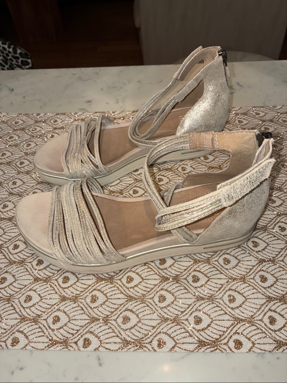 Eileen Fisher Shea Strappy Sandal Platinum Leather Wedge Platform Womens 7